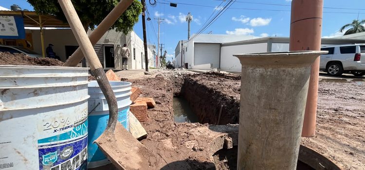 JAPAMA rehabilita tramo de drenaje sanitario en el Centro de Los Mochis